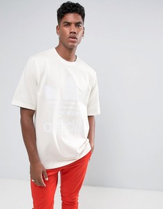 Свободная белая футболка adidas Originals BR6865 - Белый
