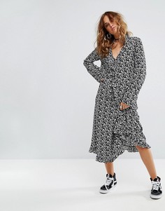Платье миди с расклешенными рукавами Reclaimed Vintage Inspired - Черный