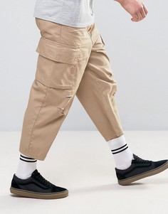 Свободные укороченные брюки-карго песочного цвета с заплатками ASOS - Светло-серый