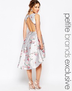 Асимметричное платье мини с открытой спиной и цветочным принтом Chi-Chi London Petite - Мульти