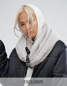 Вязаный шарф-снуд оверсайз с ремешком и пряжкой Shikumi - Серый