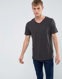Темно-серая футболка с V-образным вырезом и необработанным краем New Look - Серый