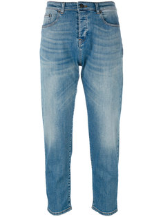 укороченные джинсы с эффектом потертости Nº21
