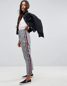 Брюки слим в клетку с отделкой в спортивном стиле ASOS - Мульти