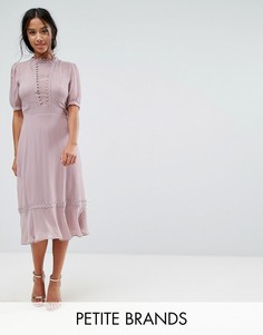 Приталенное платье миди с кружевом кроше Elise Ryan Petite - Розовый