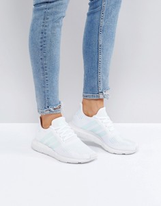 Белые кроссовки с полосками мятного цвета adidas Originals Swift Run - Белый