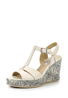 Босоножки Clarks Adesha River