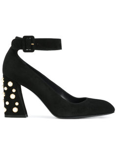 туфли с жемчужными деталями Stuart Weitzman