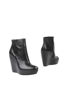 Полусапоги и высокие ботинки VIC