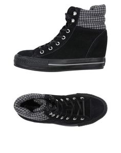 Высокие кеды и кроссовки Converse
