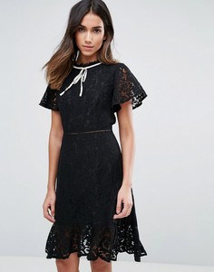Кружевное платье с короткими рукавами и контрастной отделкой Amy Lynn - Черный