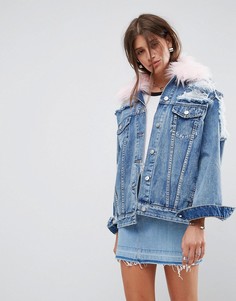 Рваная джинсовая куртка с воротником из искусственного меха ASOS - Синий