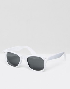 Солнцезащитные очки в квадратной белой оправе с затемненными стеклами ASOS - Белый