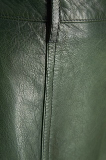 Зеленая кожаная юбка Prada