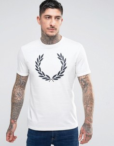 Белая футболка слим с принтом лаврового венка Fred Perry - Белый