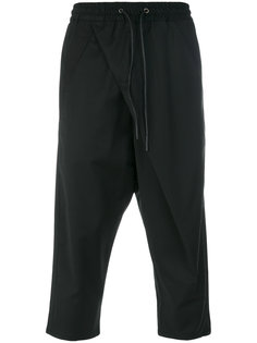 укороченные брюки  с эластичным поясом D.Gnak