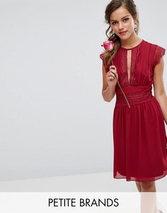 Платье миди с кружевной отделкой TFNC Petite WEDDING - Красный