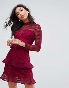 Короткое сетчатое приталенное платье с оборками True Decadence - Красный
