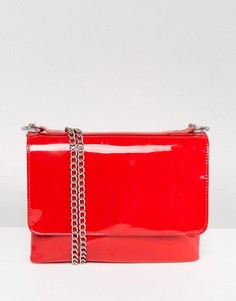 Лакированная сумка с цепочками Monki - Красный