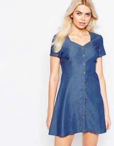 Чайное джинсовое платье с вырезом на спине Daisy Street - Синий