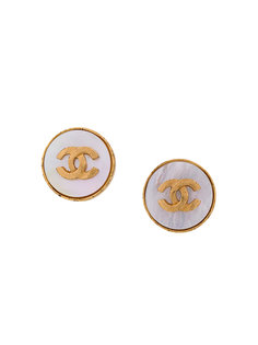 Round Shell CC Earrings Chanel Vintage