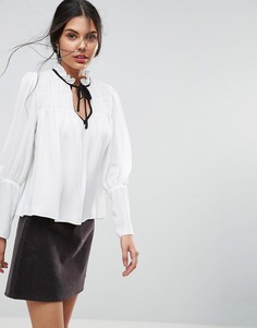 Свободная блузка с контрастной завязкой ASOS - Белый
