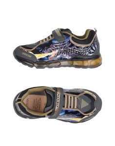 Низкие кеды и кроссовки Geox