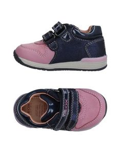Низкие кеды и кроссовки Geox