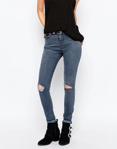 Зауженные джинсы с рваными коленками New Look - Серый