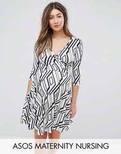 Короткое приталенное платье с запахом и принтом ASOS Maternity NURSING - Мульти