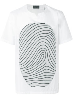 футболка с принтом отпечатка пальца  Emporio Armani