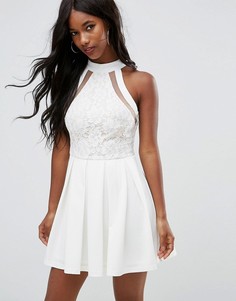 Белое короткое приталенное платье с кружевным топом Girl In Mind Daniella - Белый