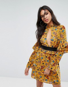 Платье с оборками и вырезом капелькой Boohoo - Мульти