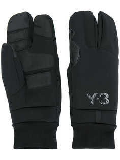 перчатки с логотипом Y-3