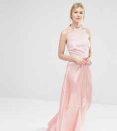 Платье макси с кружевным лифом и атласной юбкой John Zack Petite - Розовый