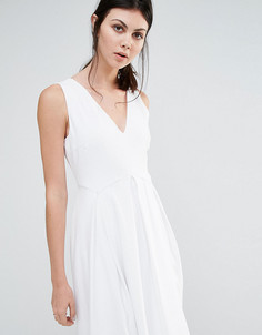 Короткое приталенное платье без рукавов Y.A.S Tall Unia - Белый