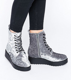 Бархатные байкерские ботинки для широкой стопы на шнуровке New Look - Серый