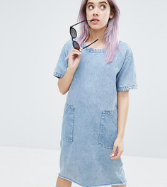 Платье с эффектом кислотной стирки и бахромой по краю Monki - Синий