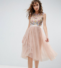 Приталенное платье миди с цветочной вышивкой Needle and Thread - Розовый