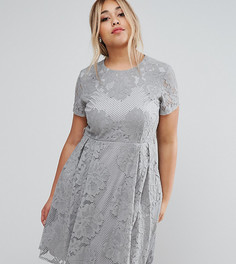 Кружевное короткое приталенное платье с короткими рукавами Little Mistress Plus - Серый