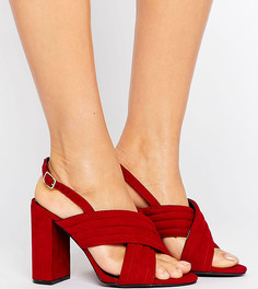 Сандалии из искусственной замши для широкой стопы на высоком каблуке с перекрестными ремешками New Look - Красный