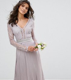 Плиссированное платье миди с длинными рукавами и кружевными вставками TFNC WEDDING - Серый