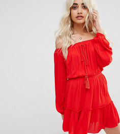 Платье с кисточками и оборкой Missguided Petite - Красный