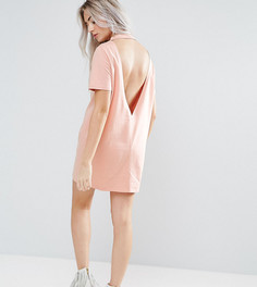 Платье-футболка с открытой спиной и V-образным вырезом ASOS PETITE - Розовый