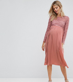 Платье миди с плиссированной юбкой и ажурным лифом Little Mistress Maternity - Розовый
