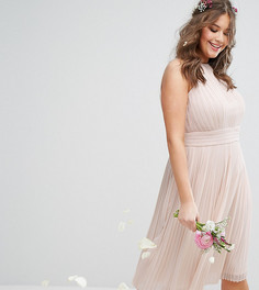 Плиссированное платье миди с вырезом под горло TFNC Plus Wedding - Розовый