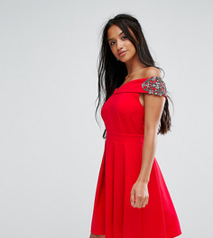 Платье мини с открытыми плечами, запахом и отделкой Little Mistress Petite - Красный