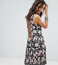 Свободное платье с цветочным принтом и завязкой на спине Glamorous Tall - Черный