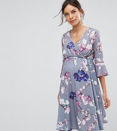 Приталенное платье с запахом, рукавами клеш и цветочным принтом Bluebelle Maternity - Мульти