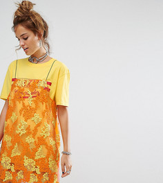 Платье-футболка с кружевной отделкой Reclaimed Vintage - Желтый